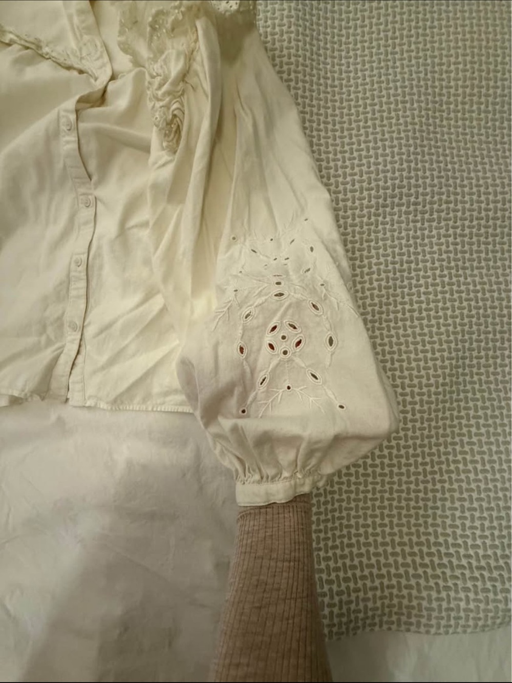 H&M Cream Ruffle-Trim Button-Front Blouse - Picture 2 of 3